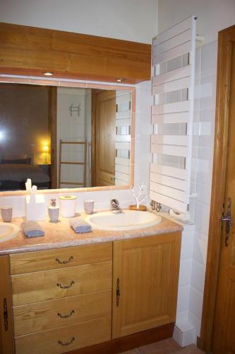 Photo de la galerie de l'établissement Les Clèdes du Mazel, à Banne