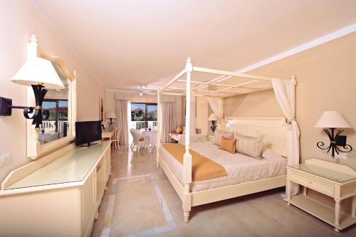 Foto da galeria de Bahia Principe Grand Aquamarine - Adults Only All Inclusive em Punta Cana