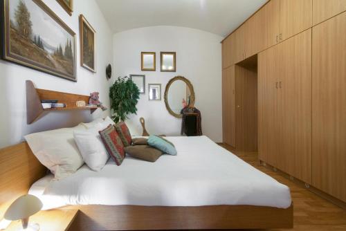 Postel nebo postele na pokoji v ubytování Victoria Design Stays - Apartment Rehorova