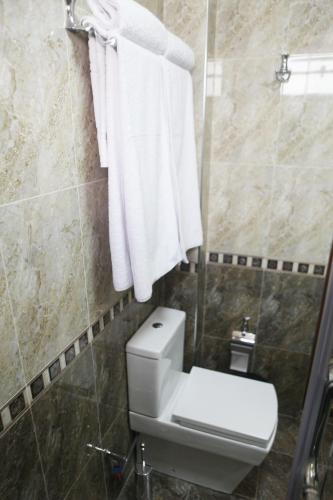 Ένα μπάνιο στο Hotel Naxshab