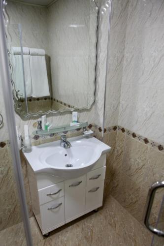Ένα μπάνιο στο Hotel Naxshab
