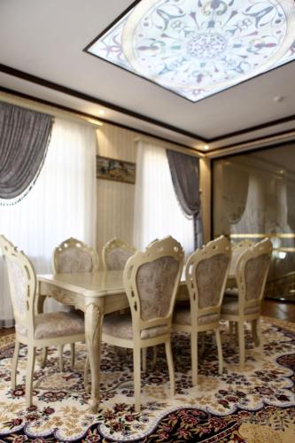 Χώρος καθιστικού στο Hotel Naxshab