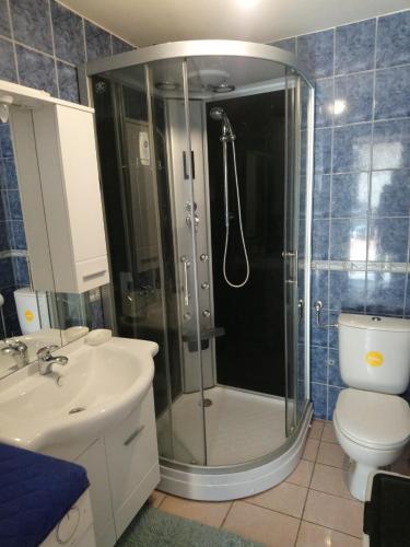 Kúpeľňa v ubytovaní Studio apartman KOTRO