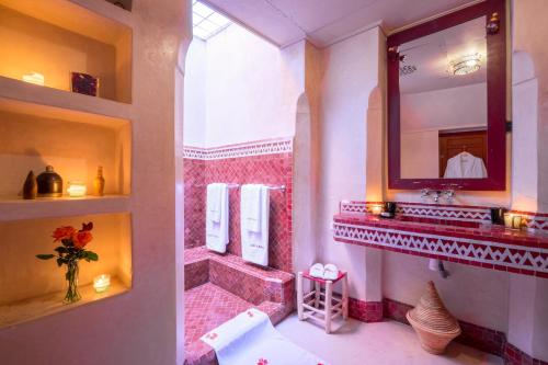 Ванна кімната в Riad Dar Karma