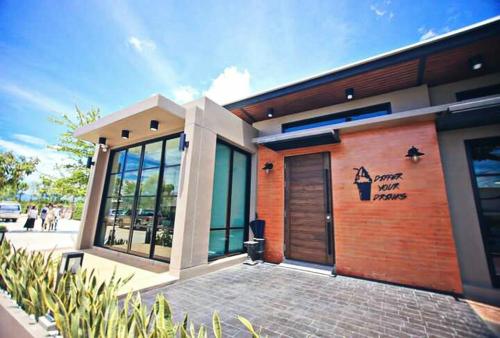 Bangunan di mana terletaknya hotel