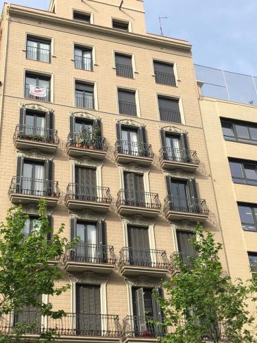 Akira Flats Urgell apartment