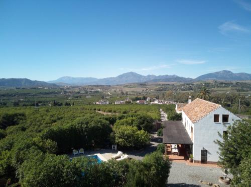 Gallery image of Finca Limón in Pizarra