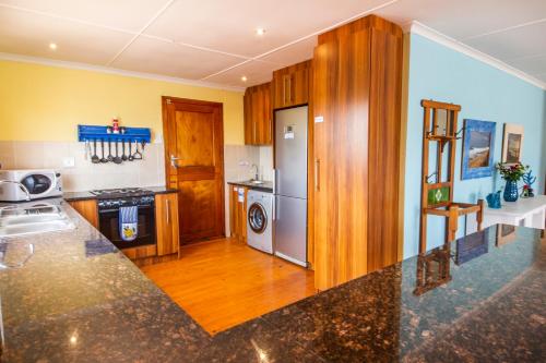 Gallery image of Happy Waves Holiday Home in Jeffreys Bay
