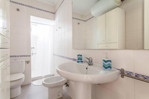 Hostly Rivero 2B Center-Fibre-communal terrace-Parking Optional-CLess