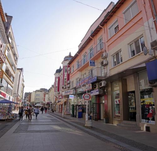 The surrounding neighborhood or a neighborhood close to a vendégházakat