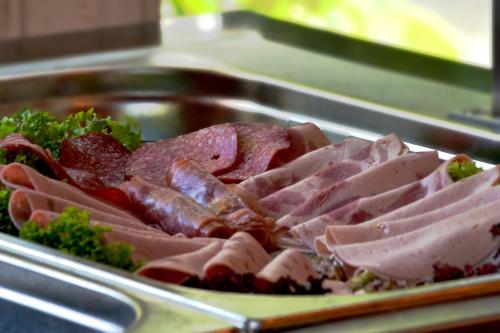 Makanan di atau berdekatan hotel