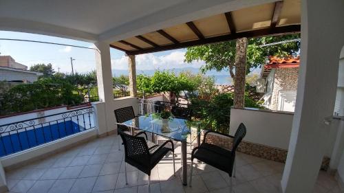 Balkón nebo terasa v ubytování Holiday House IVA