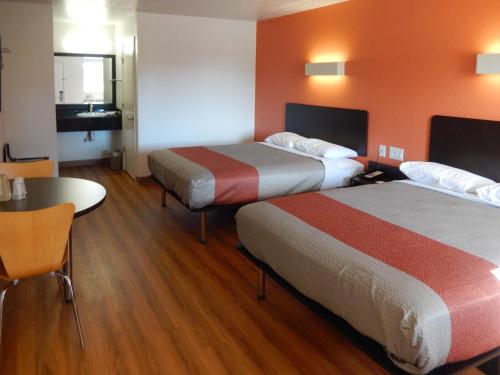 Postel nebo postele na pokoji v ubytování Motel 6-Moultrie, GA