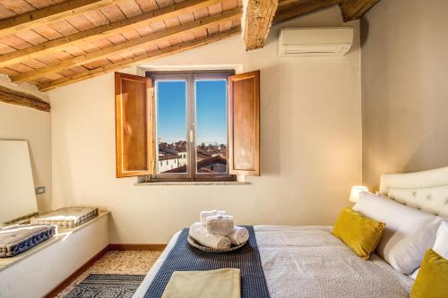 Gallery image of AwesHomeItaly - Lungarno Bellavista Penthouse in Pisa