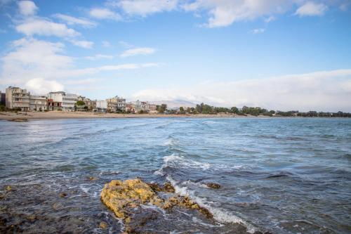 Beachside Apartment Near Athens Airport
