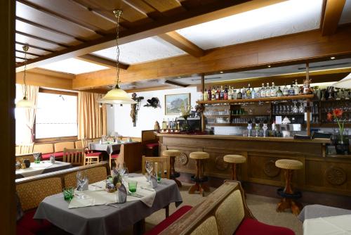 Gallery image of Gasthof Burkert in Oetz