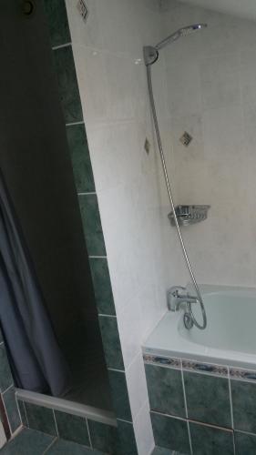 Ένα μπάνιο στο LA GRANGETTE DU PARADIS