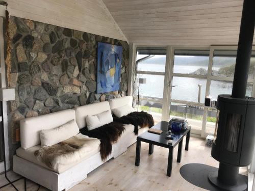 Posezení v ubytování Lofoten unique waterfront cabin