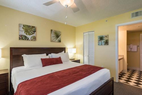 En eller flere senge i et værelse på Sunrise Suites Panama Suite #310