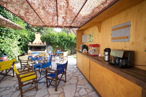 Gallery image of Kalypso Studios & Apartments in Karavomylos
