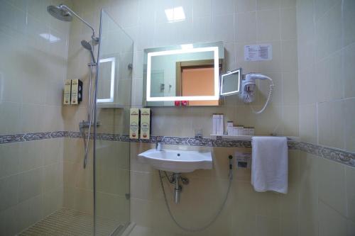 Ванная комната в City Hotel Bishkek 