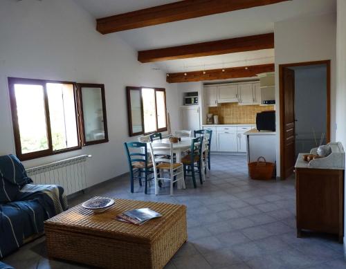 塞兹河畔巴尼奥勒" le bosquet fruité en Provence Occitane的相册照片