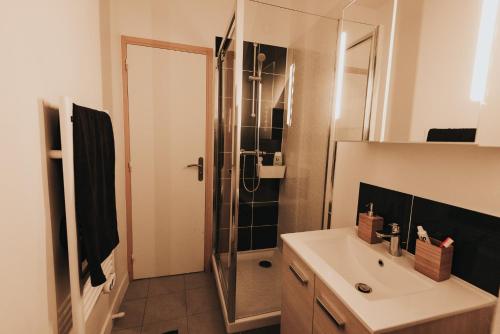 Vonios kambarys apgyvendinimo įstaigoje My Cosy Home Paris Villejuif
