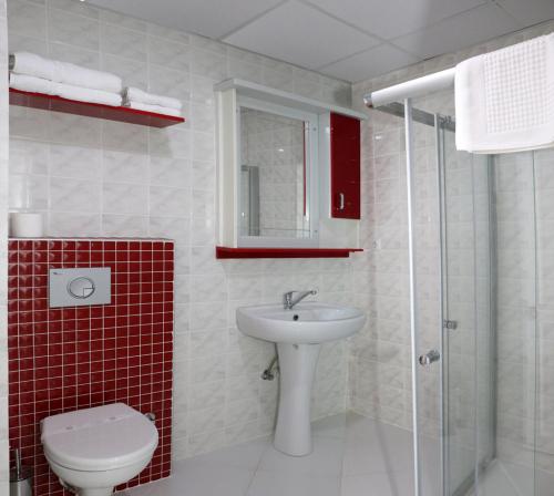 Un baño de ECS Suw Hotel