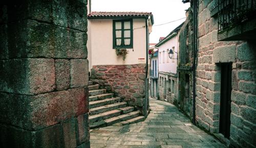 Gambar di galeri bagi A casa da Igrexa di Ribadavia