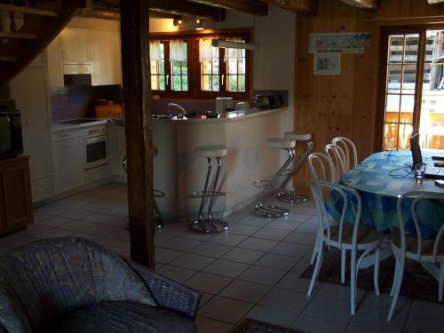 Kuchyň nebo kuchyňský kout v ubytování Chalet Michel