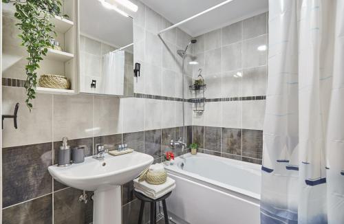 Ванная комната в George Apartment Sinaia