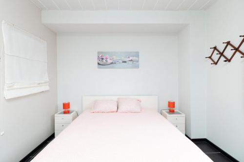 A bed or beds in a room at jutta