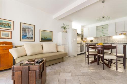 Apartments Varos