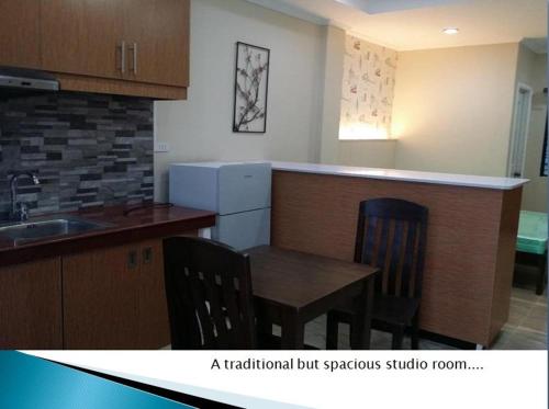 Gallery image of Red Apartelle in Talisay