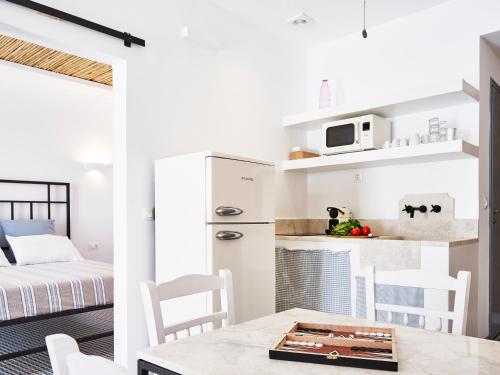 Η κουζίνα ή μικρή κουζίνα στο Kalithea Hills Appartment 1