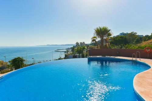 BlueBenalmadena 200meters from the beach with jacuzzi and ...