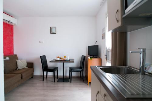 Η κουζίνα ή μικρή κουζίνα στο Allotel