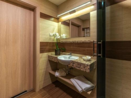 Un baño de Hotel Zakopane Wellness & SPA ex Korona Tatr