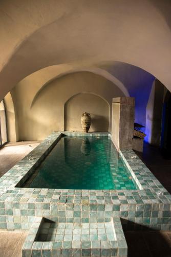 Kolam renang di atau dekat dengan Le Couvent d'Hérépian - Hôtel & Spa