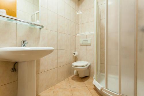 A bathroom at Hotel Adria