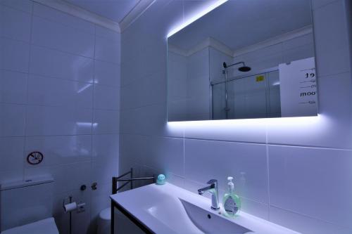 Charmosous Flat