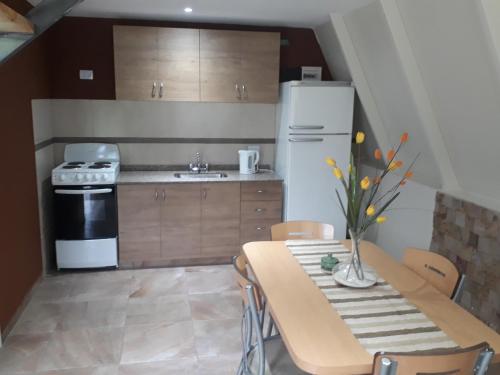 Dapur atau dapur kecil di Cabañas Alpinas