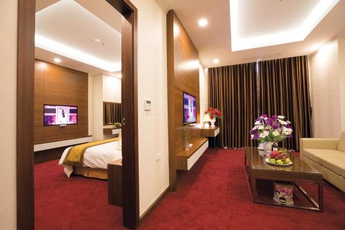 Hương Tân LạcにあるHùng Mạnh Plaza Hotelのギャラリーの写真