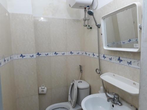 Bathroom sa Nhà Nghỉ Kiều Thanh Nguyệt - Bản Giốc