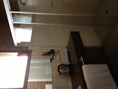 Un baño de Rippleside Park Motor Inn