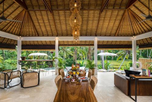 Zahrada ubytování Calma Ubud Suite & Villas - Rice Fields View, Infinity Pool !