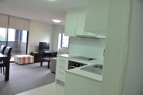 Una cocina o zona de cocina en Annam Serviced Apartments
