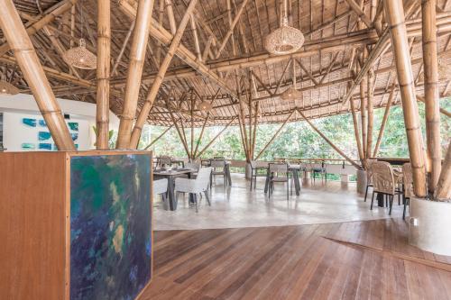 Restaurace v ubytování Daun Lebar Villas