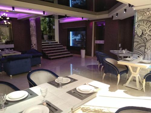 Ruang duduk di DiliMah Premium Luxury
