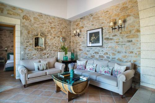 Χώρος καθιστικού στο Agrilos Sea View House